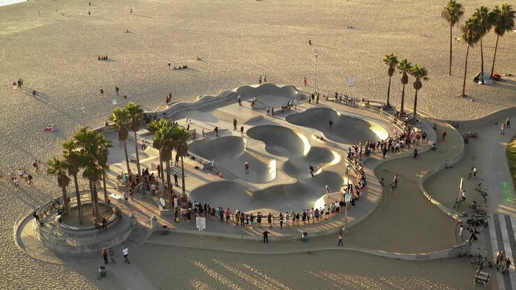 Volo sopra lo Skatepark di Venice Beach