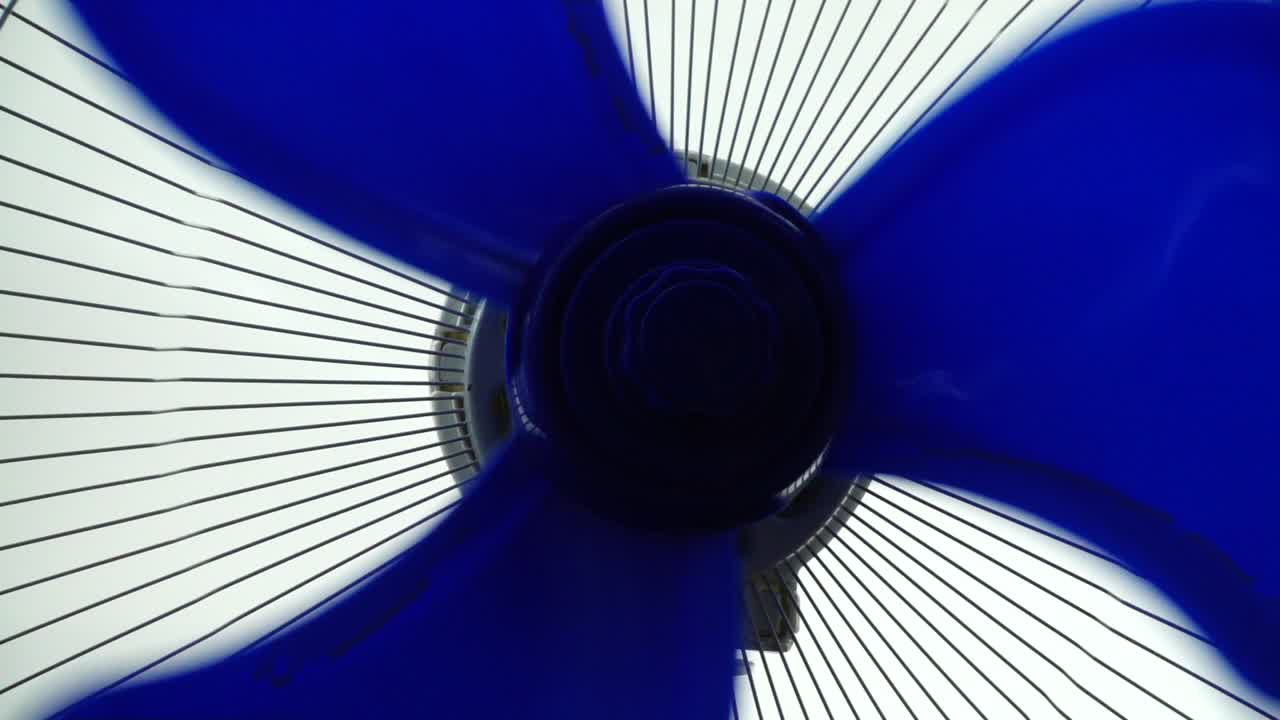 Shooting fan blades. Fan operation