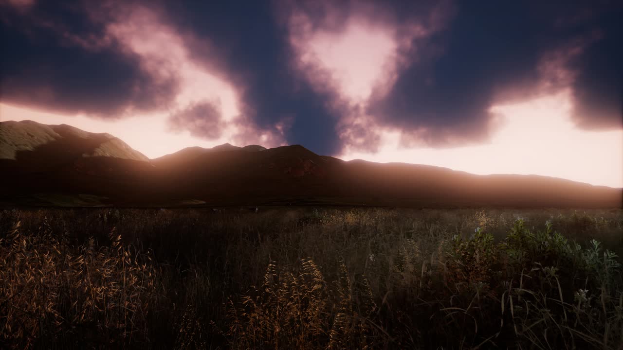 안개 속 에 있는 공중 의 초록색 언덕 풍경