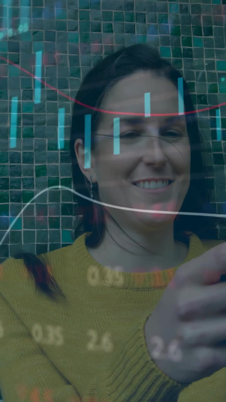 Vídeo vertical: Mulher tocando no telefone e levantando-o, animando barras e linhas enquanto verifica as finanças