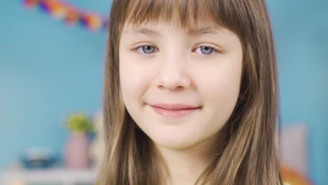 Retrato-De-Una-Niña-Linda-Y-Feliz.-Sonrisa.