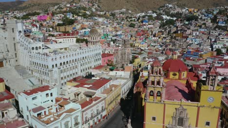 Universidad-De-Guanajuato,-Basílica-De-Nuestra-Señora-De-Guanajuato,-México