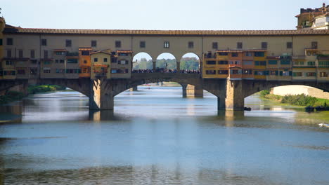 Florence-Ponte-Vecchio-Bridge,-Italy
