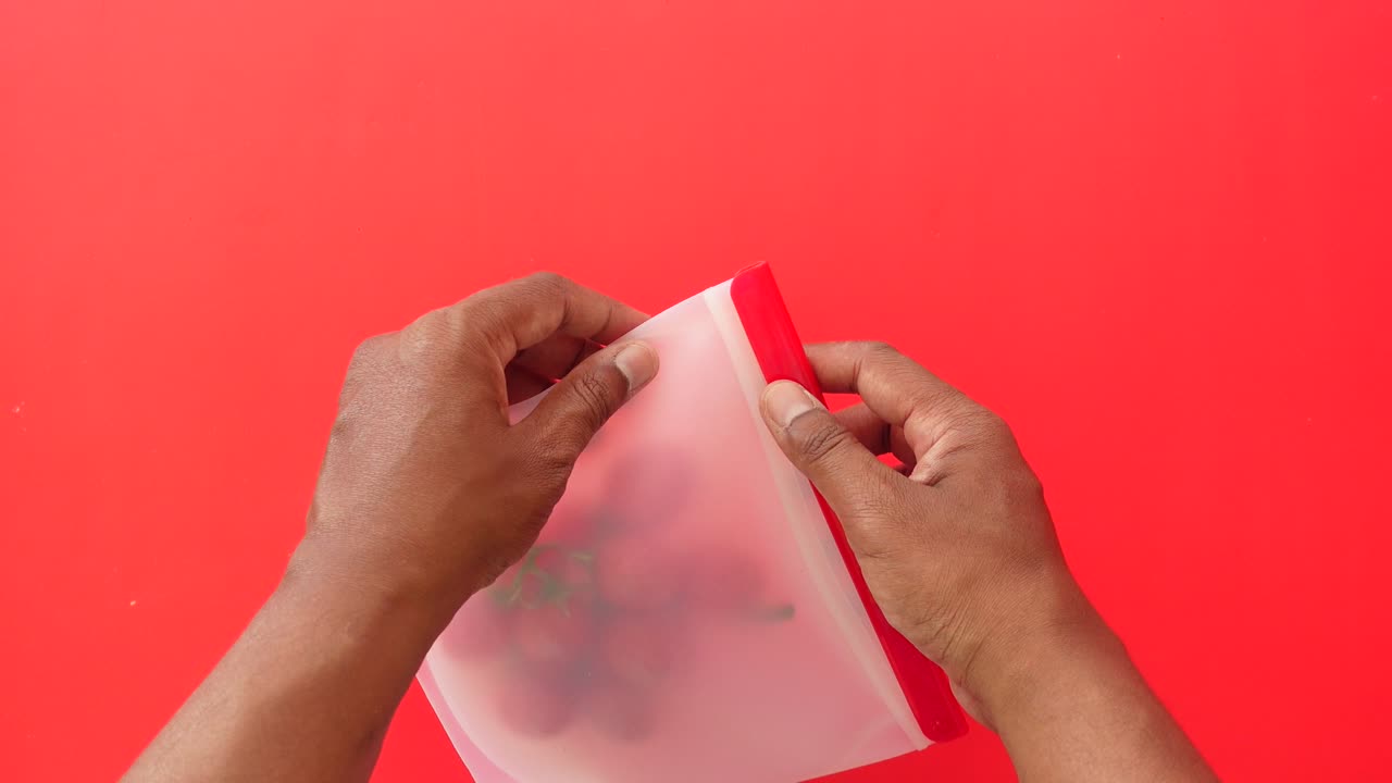 Storing Cherry Tomatoes in Reusable Food Bags