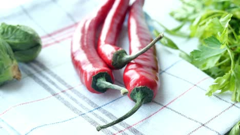 pimienta roja de fondo blanco