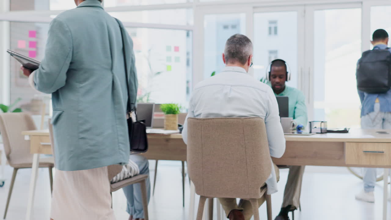 agencia creativa, personal y reunión para intercambiar ideas