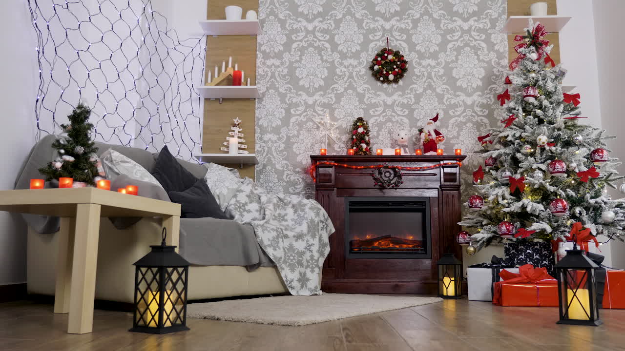 sala de estar acogedora con decoraciones de Navidad