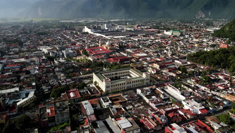 vista redonda del palacio municipal de orizaba en méxico