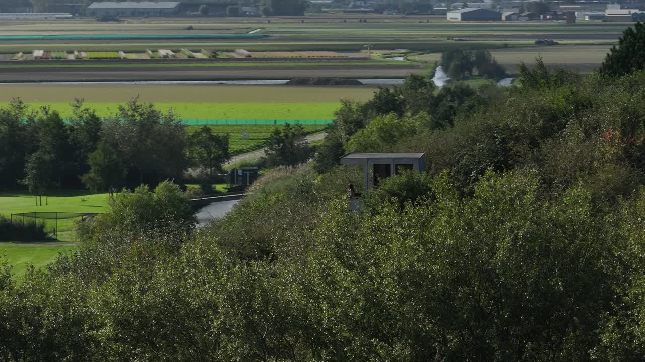 워치 타워 와 함께 네덜란드 시골 풍경