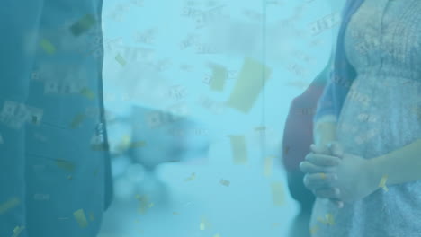 animación de billetes de dólar y confeti sobre diversas personas de negocios