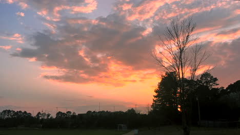 Zeitraffer-Des-Schönen-Sonnenuntergangs-Im-Winter