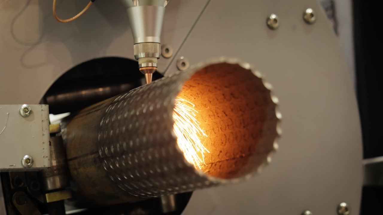 금속의 cnc 레이저 및 가스 절단, 현대 산업 기술.