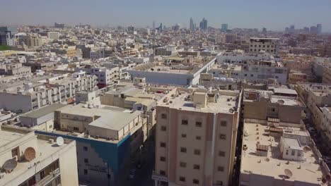 révélation verticale de la ville de khobar dans la région de suwaiket avec l'horizon de khobar à l'arrière