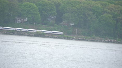 metro norte ferrocarril río abajo