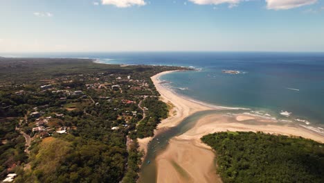 Tamarindo,-Wunderschönes-Und-Modernes-Strandziel-In-Costa-Rica