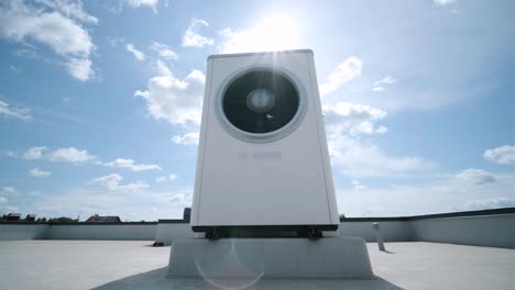 sistemas de calefacción, ventilación y aire acondicionado. bomba de calor en el techo
