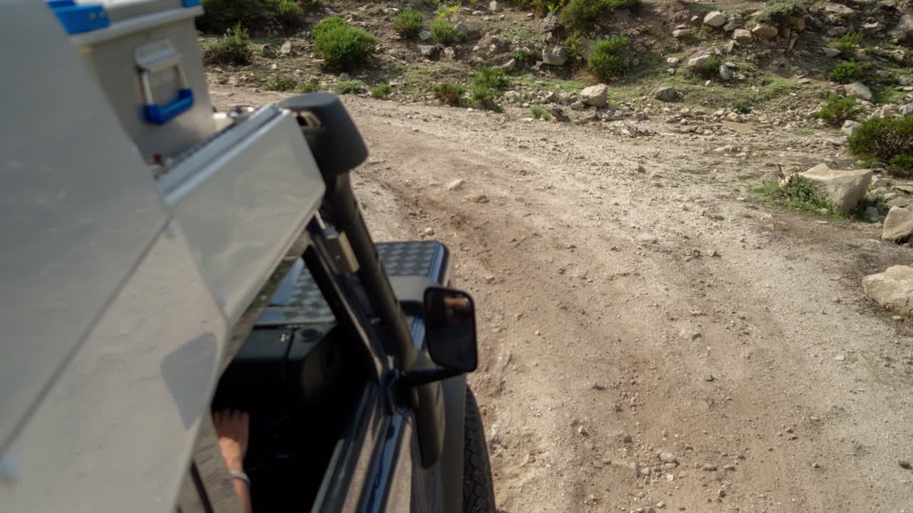 deslizamiento land rover 4k 00