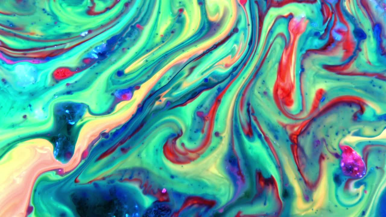 colores abstractos extendiendo pintura girando y estallando