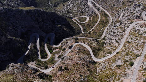 Coll-Dels-Reis-Carretera-Serpenteante-A-Través-De-Las-Montañas-En-Mallorca,-España