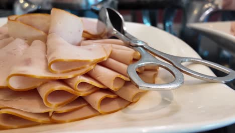 sliced ham on a plate