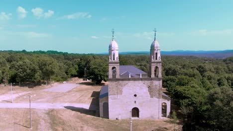 Santuario-De-Nuestra-Senora-De-Los-Remedios,-Otero-De-Sanabria,-España-Zamora,-Inauguracion