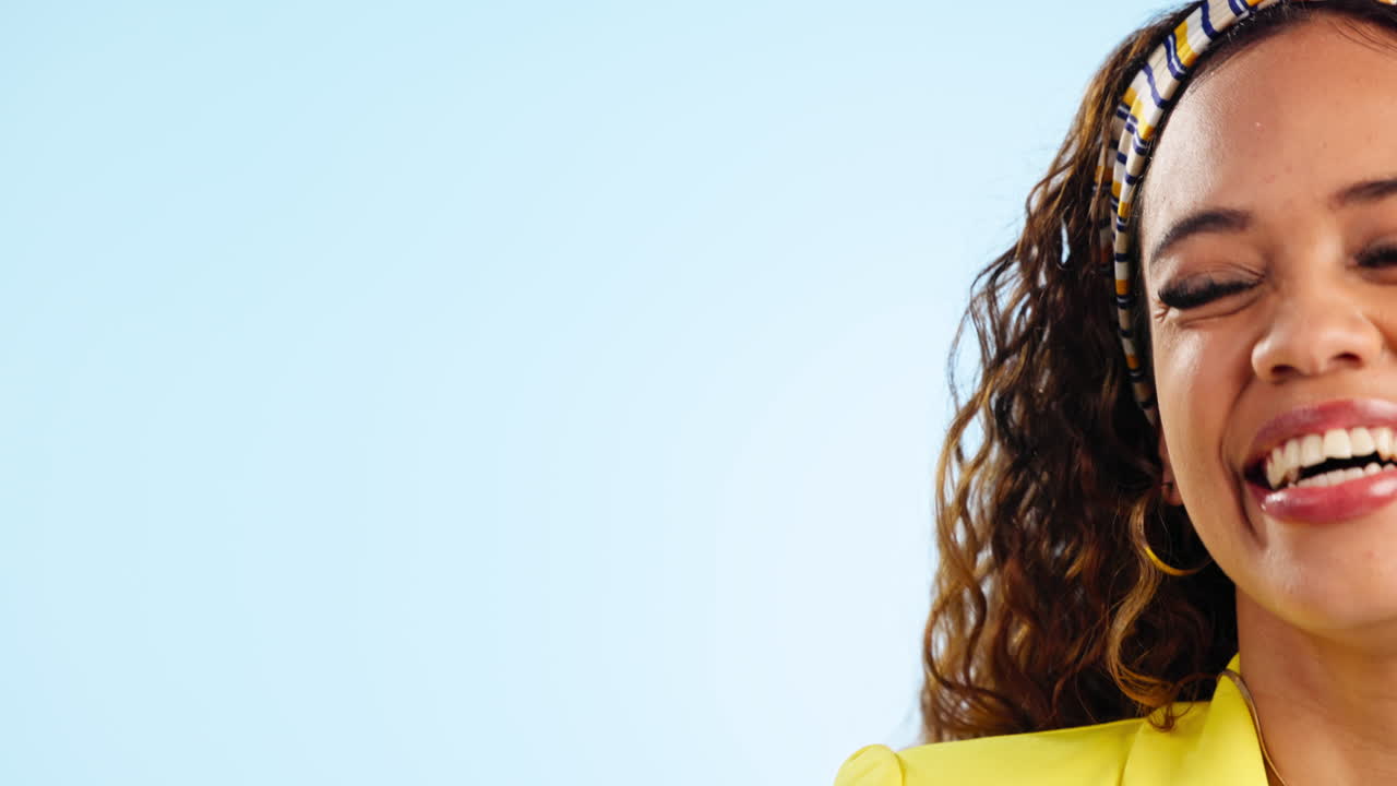 mujer, felicidad y en retrato con la moda