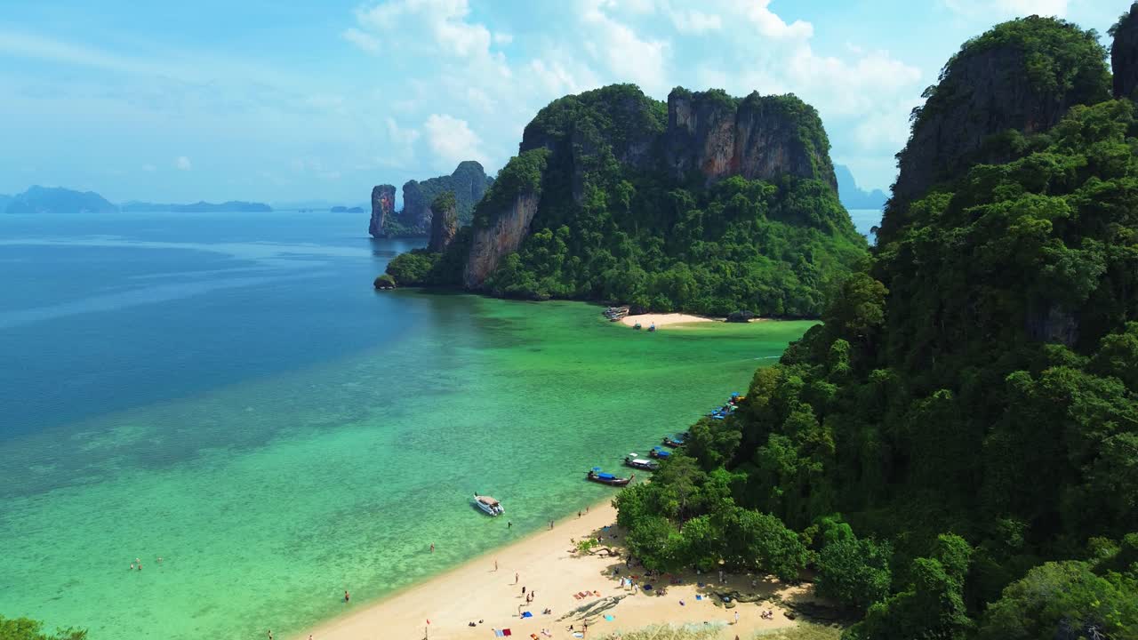 Pak Bia Island, piccola meta turistica panoramica a Krabi, in Thailandia, vista aerea da drone