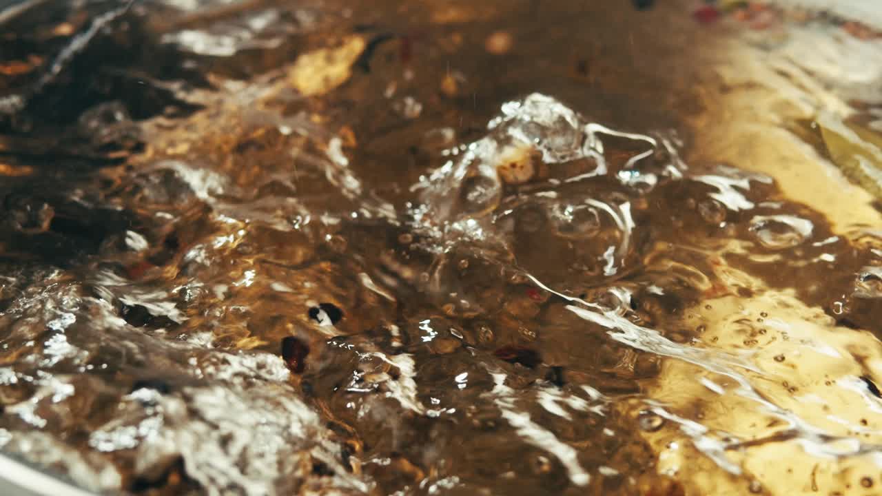 향신료 를 넣은 는 물