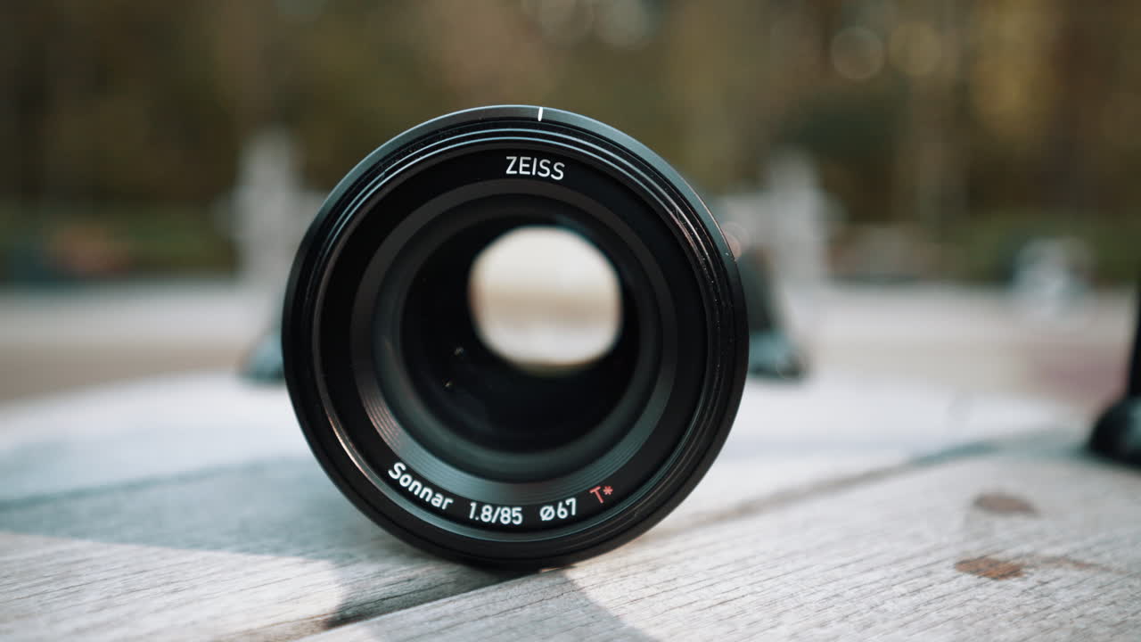 Close-up of a Zeiss Sonnar T* 1.8/85mm Lens