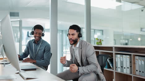 Geschäftsmann,-Callcenter-Und-Team-Feiern