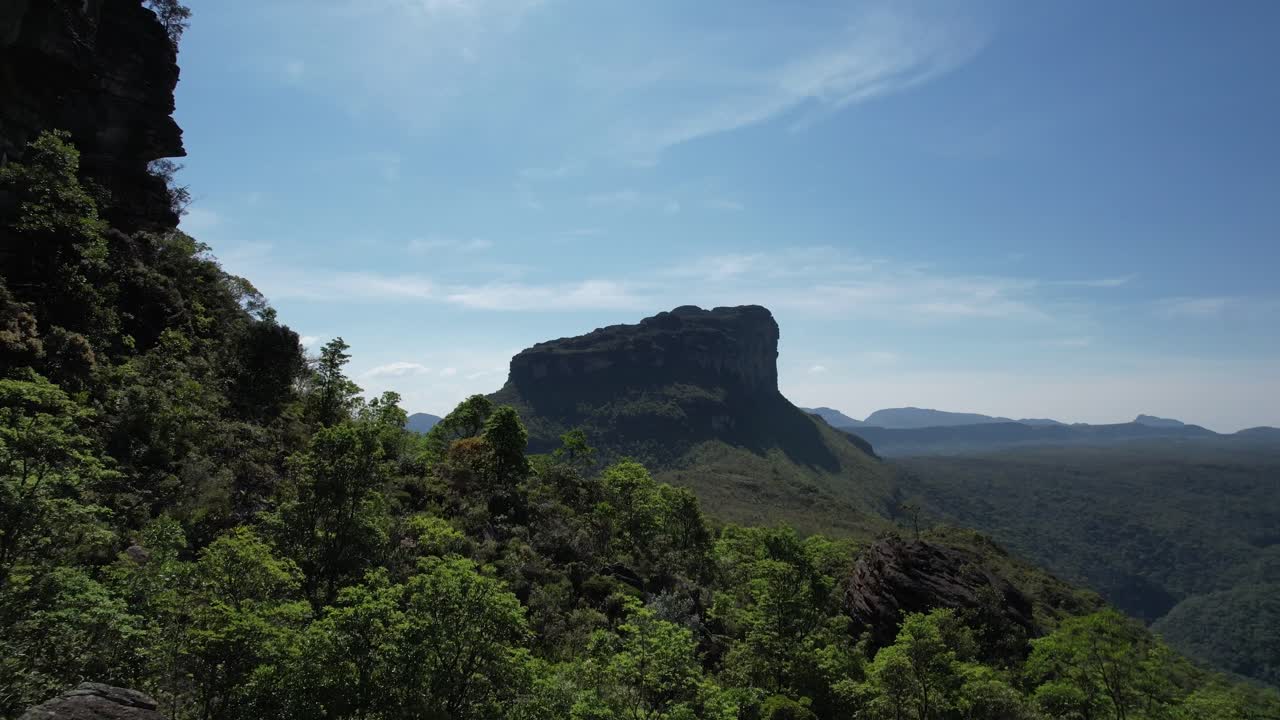 video de avión no tripulado de morro blanco, vale do pati, chapada diamantina, bahía, brasil