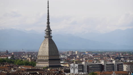 Skyline-of-city-Turin-in-Italy-with-landmark-Mole-Antonelliana-in-foreground