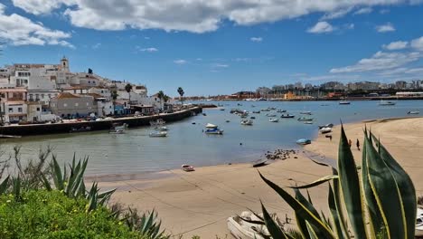 Algarve-En-Marzo,-Temporada-Baja-Turistica-En-Portugal