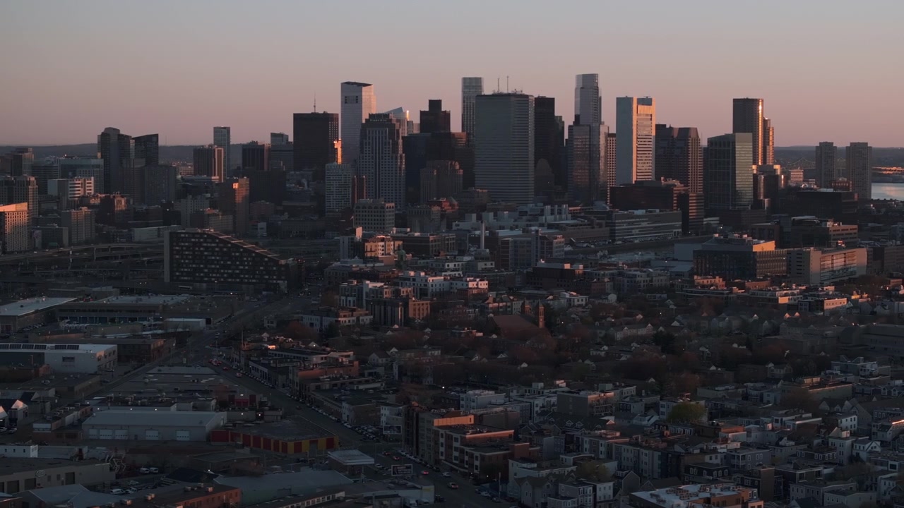Veduta aerea di Boston all'alba. Scattata in una mattina di primavera.