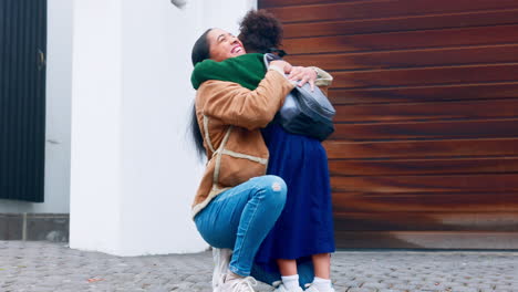 arrive home, girl student hugging her mama outdoor