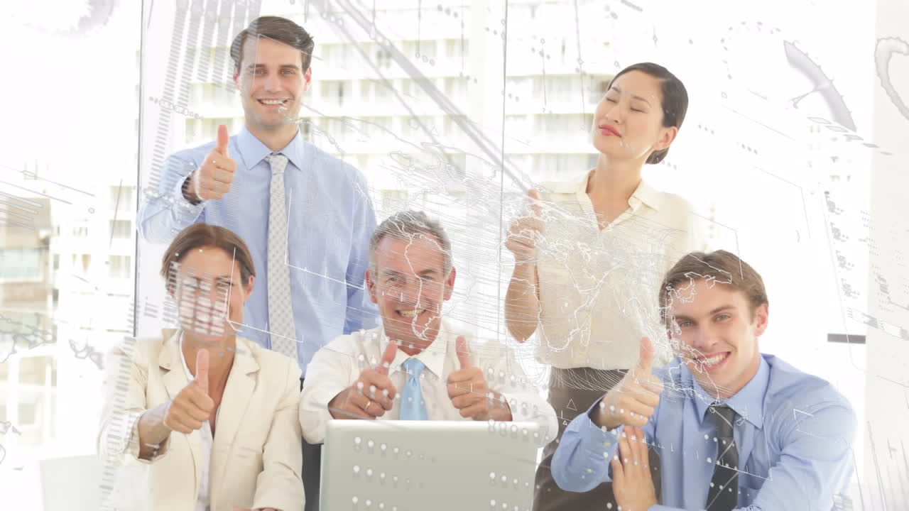 사무실에서 코카시안 사업가들에 대한 데이터 처리 애니메이션