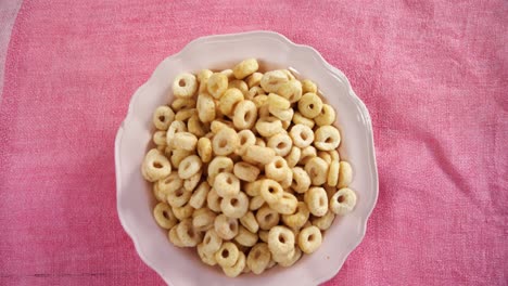 cereal rings in a plate 4k