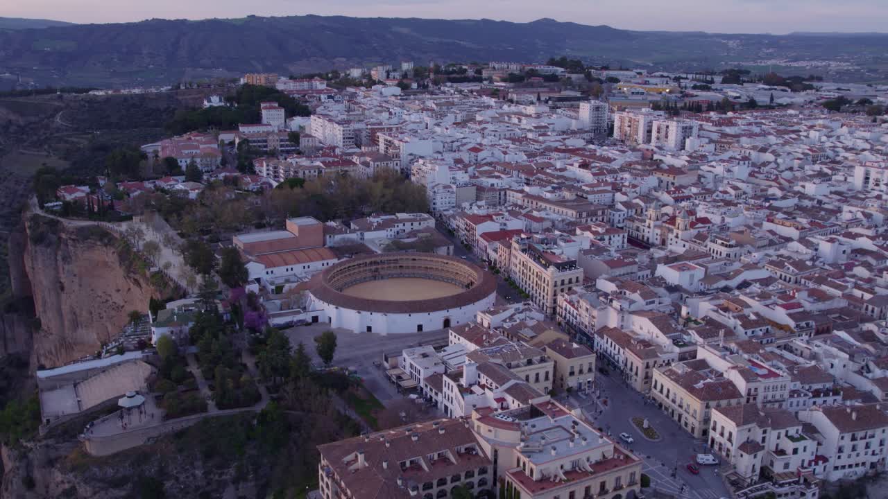 Spettacolare ponte a strapiombo di Ronda a Malaga