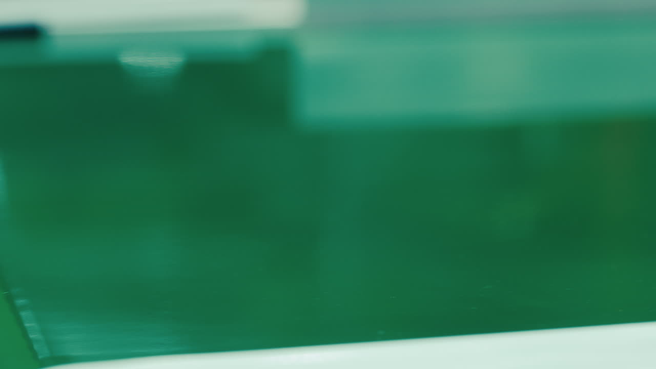 Plastic component manufacturing