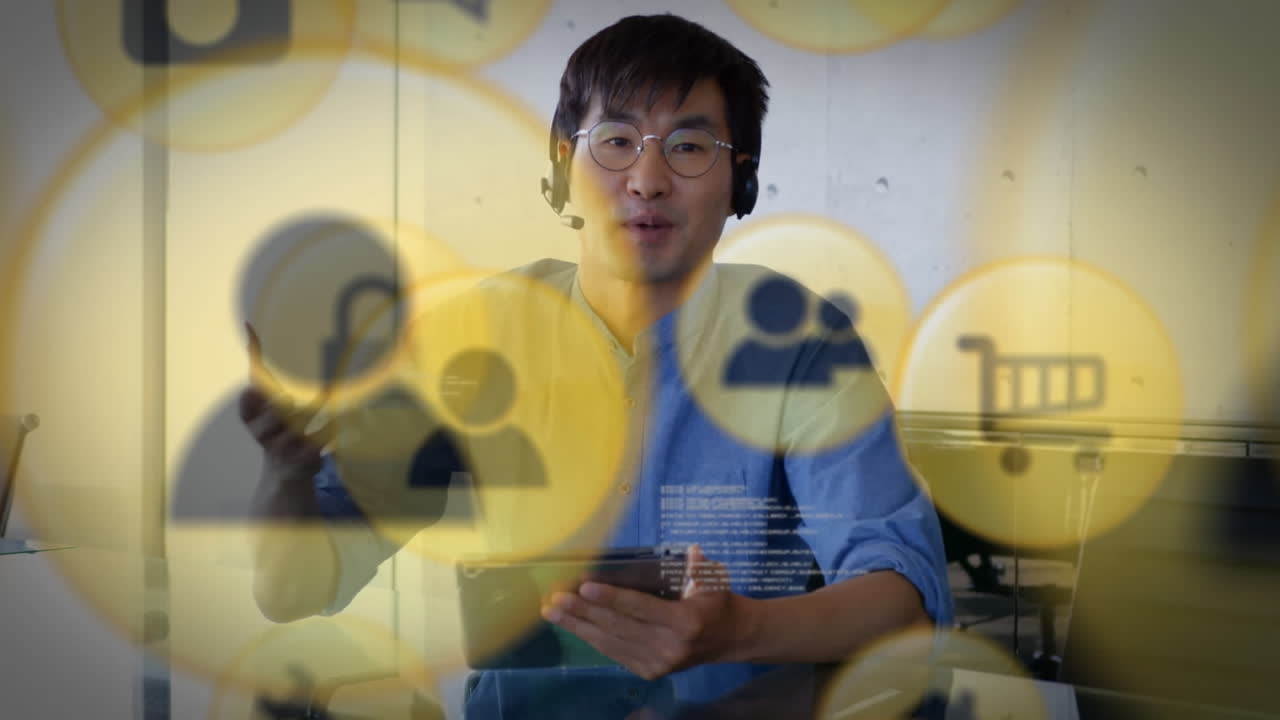 헤드폰 을 착용 한 아시아인 과 함께 노란색 아이콘