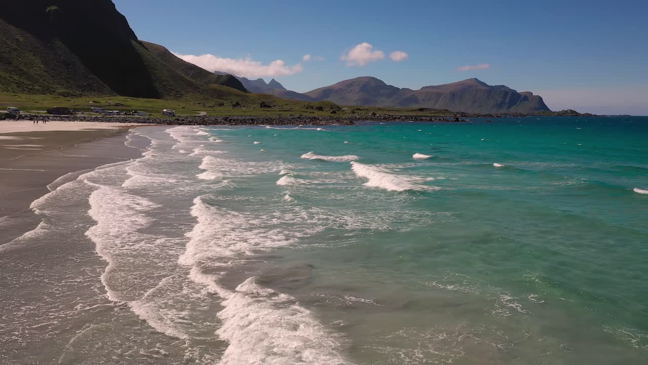 Plage des îles Lofoten, un archipel du comté de Nordland, Norvège