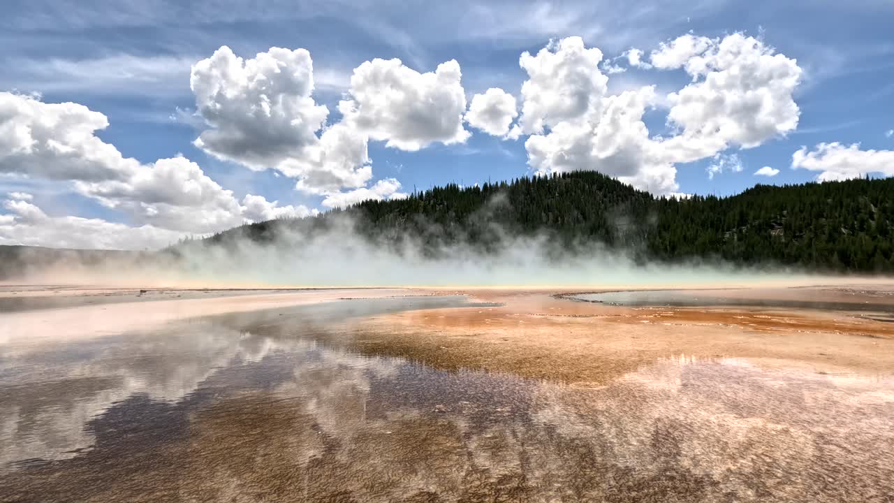 gran manantial termal prismático en el parque nacional de yellowstone, wyoming