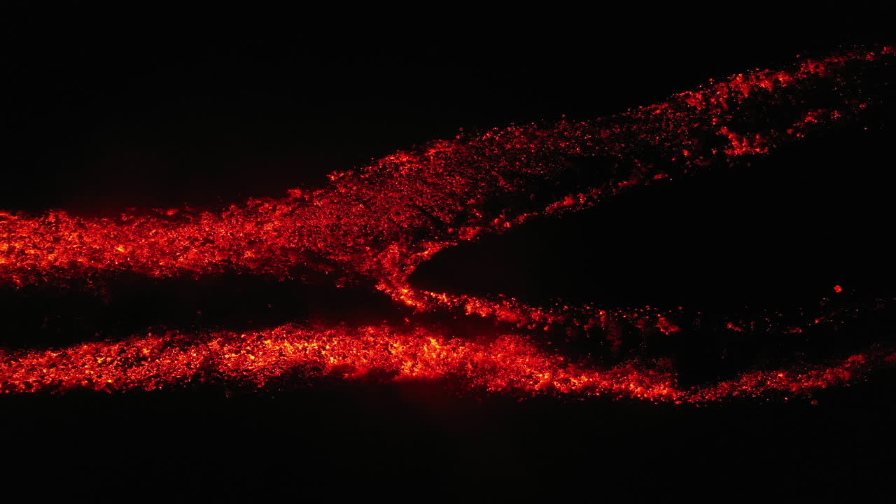 서사시 하향 각도 용암 또는 마그마 드론 샷, 활화산 산 에트나 시칠리아 이탈리아