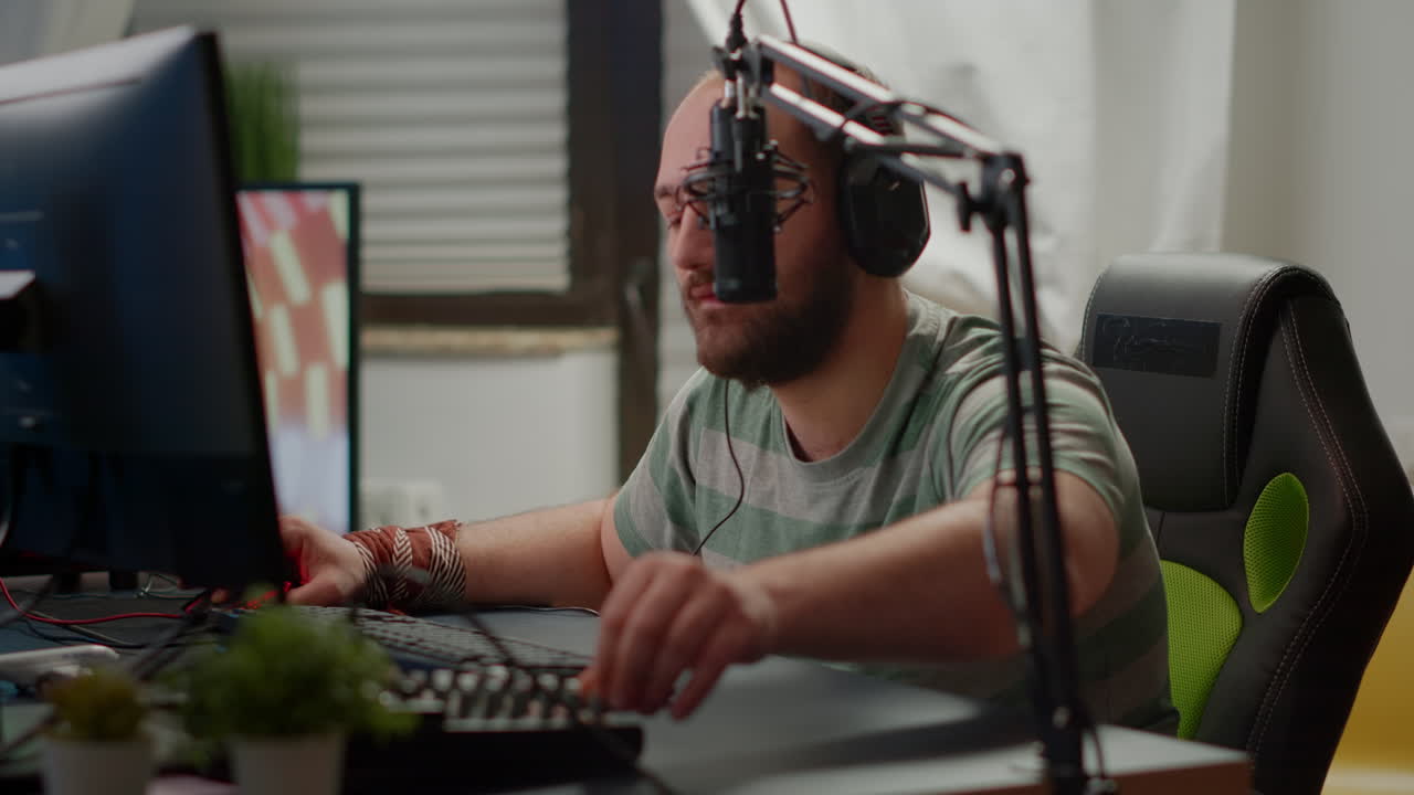 streamer profesional preparándose para un torneo de juegos virtuales