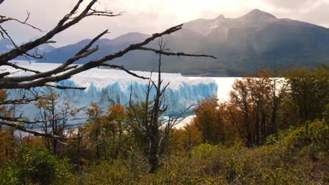 paisaje patagónico natural en el glaciar perito moreno, argentina, patagonia natural de ensueño, campo de hielo en el parque nacional los glaciares, destino de viaje