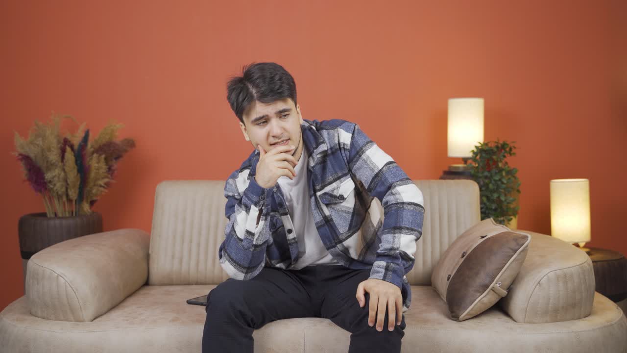 의심스러운 사람이 생각하죠.