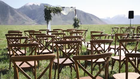 hermoso lugar de celebración de bodas al aire libre para la ceremonia de recepción de bodas, entorno de verano