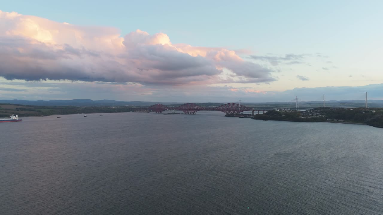 четвертый мост квинсферри над северным морем шотландии