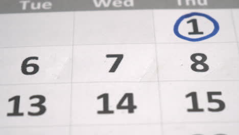 marcando las fechas importantes en el calendario de diciembre de 2022