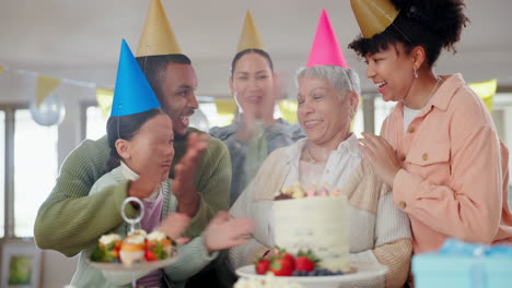 Familia,-Abrazo-Y-Feliz-Cumpleaños-Para-La-Abuela.